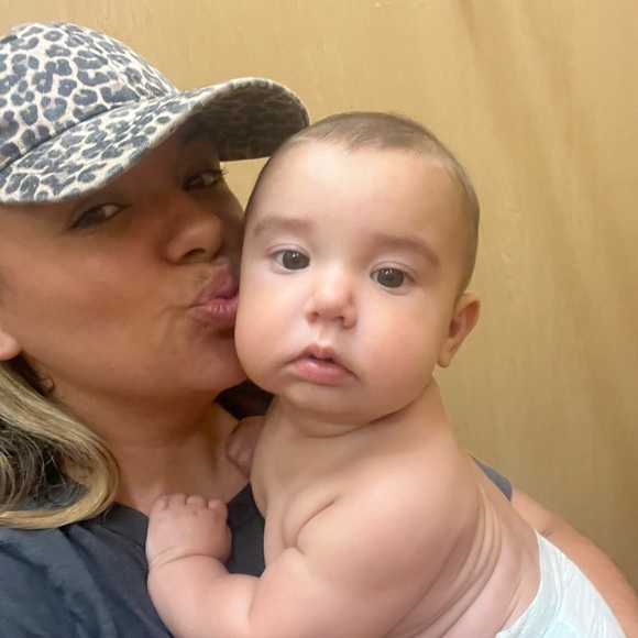 Meet your Posher, Andrea - Picture 6 of 7